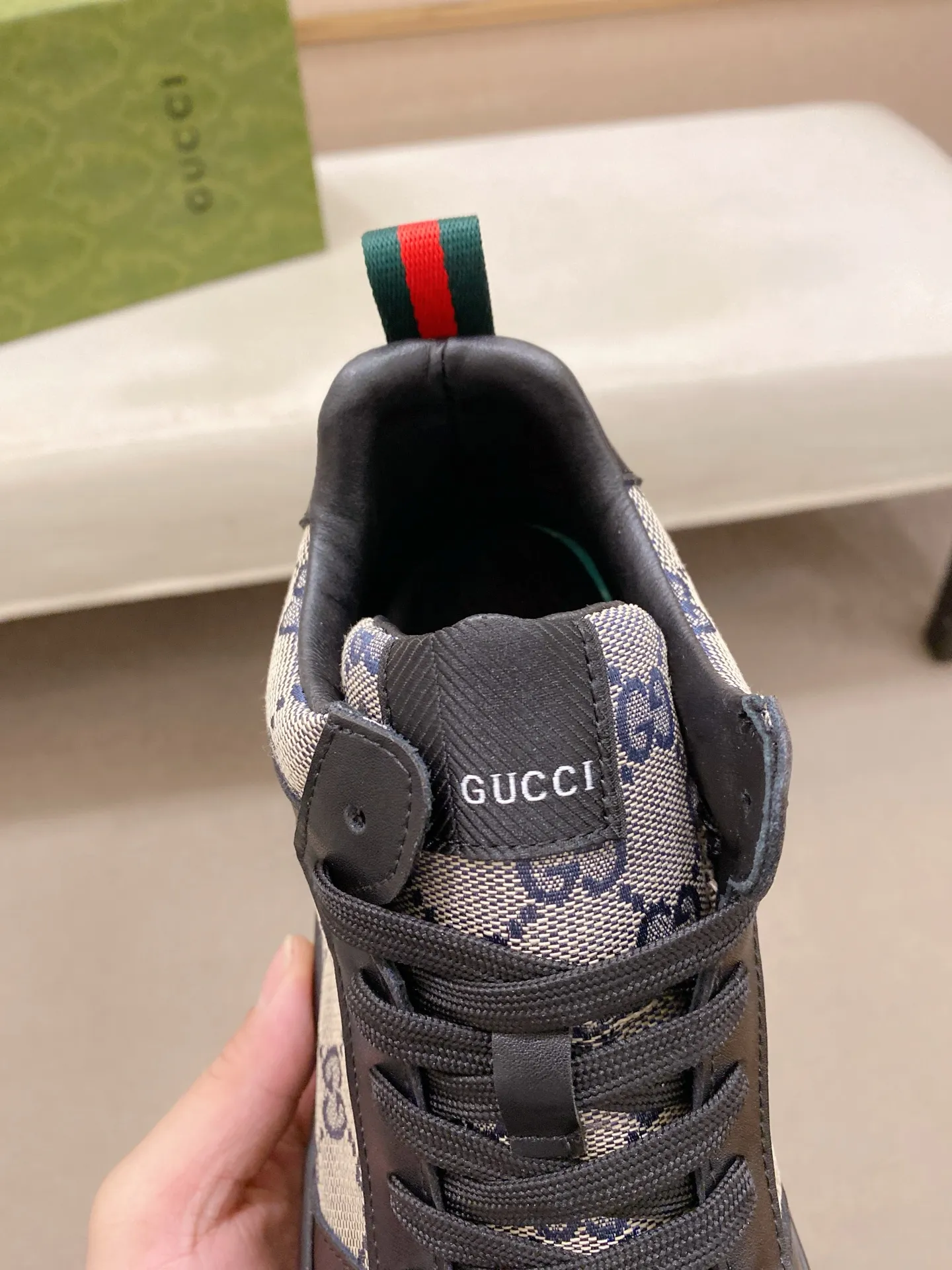 Factory price: 442💰 (GUCCI) The latest model from the official website🎁🎁Casual and fashionable men's shoes👟, hot style💥The style is simple and elegant, exclusive for trendy men. Unique official website's latest brand elements👑original Gucci decoration, fashionable and generous, the fabric is original cowhide ✅sheepskin lining, the official website specifies wear-resistant casual outsole, the classic model is taken in kind at the counter🎬38-44 (can be customized for 45 non-refundable)